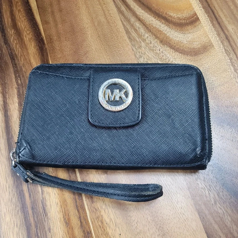 Michael Kors Wristlet Black Leather Double Zip‎ Around Wallet Snap Purse